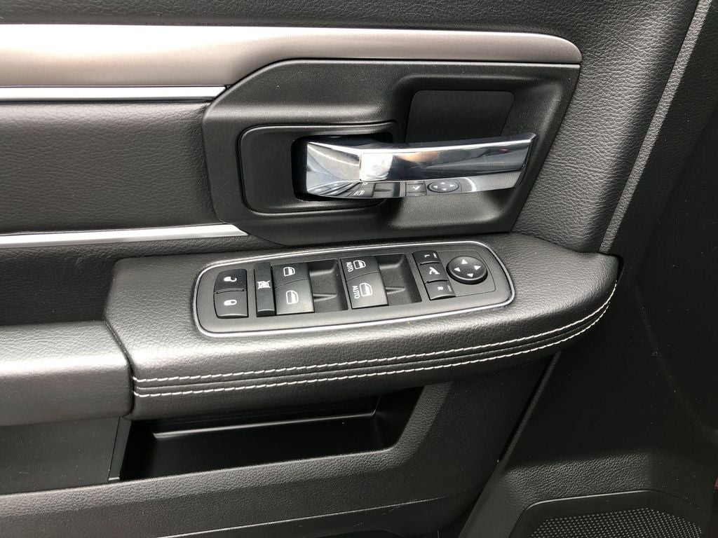 2024 RAM 1500 Classic Warlock Crew Cab 4x4 5'7" Box