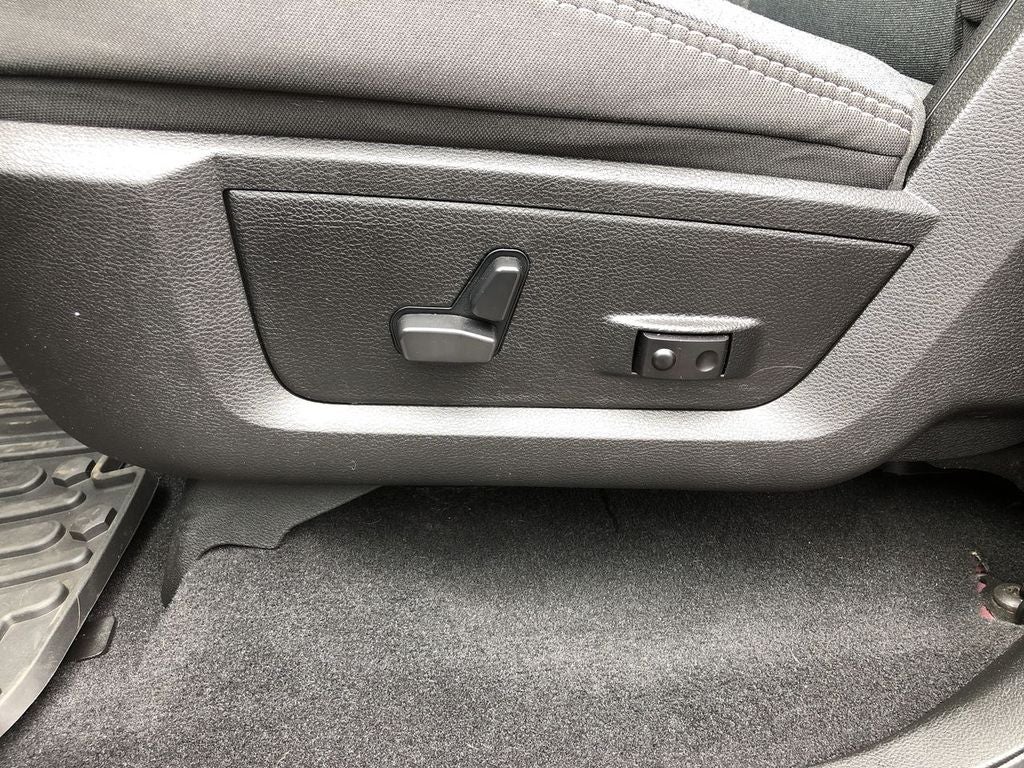2024 RAM 1500 Classic Warlock Crew Cab 4x4 5'7" Box