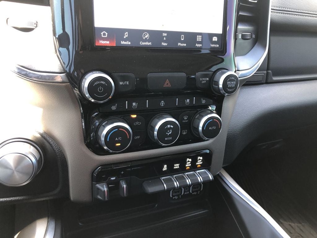2022 RAM 1500 Laramie Crew Cab 4x4 5'7" Box
