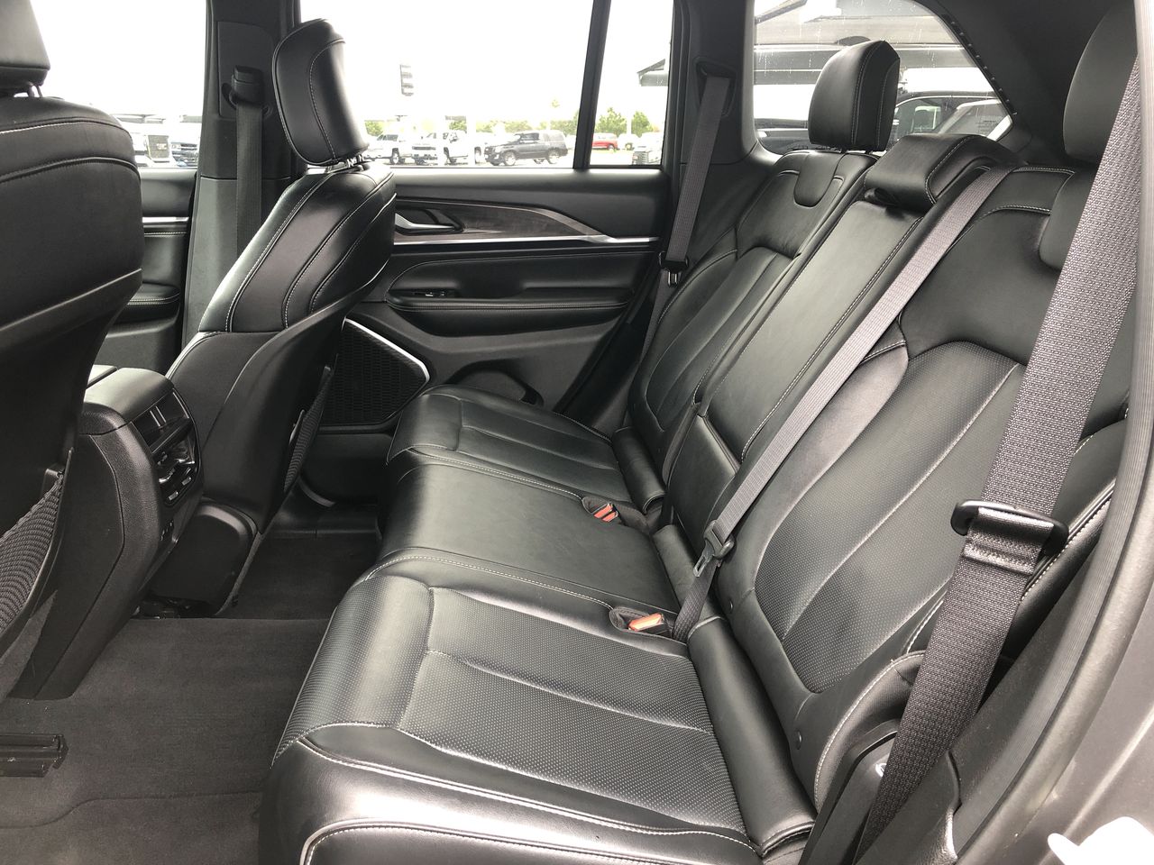 2023 Jeep GRANC NA