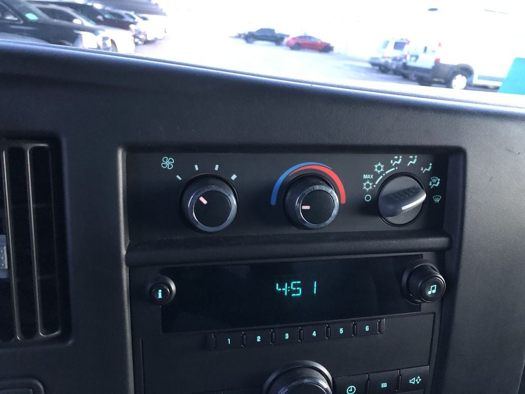 2009 Chevrolet Express Cutaway 3500 3500