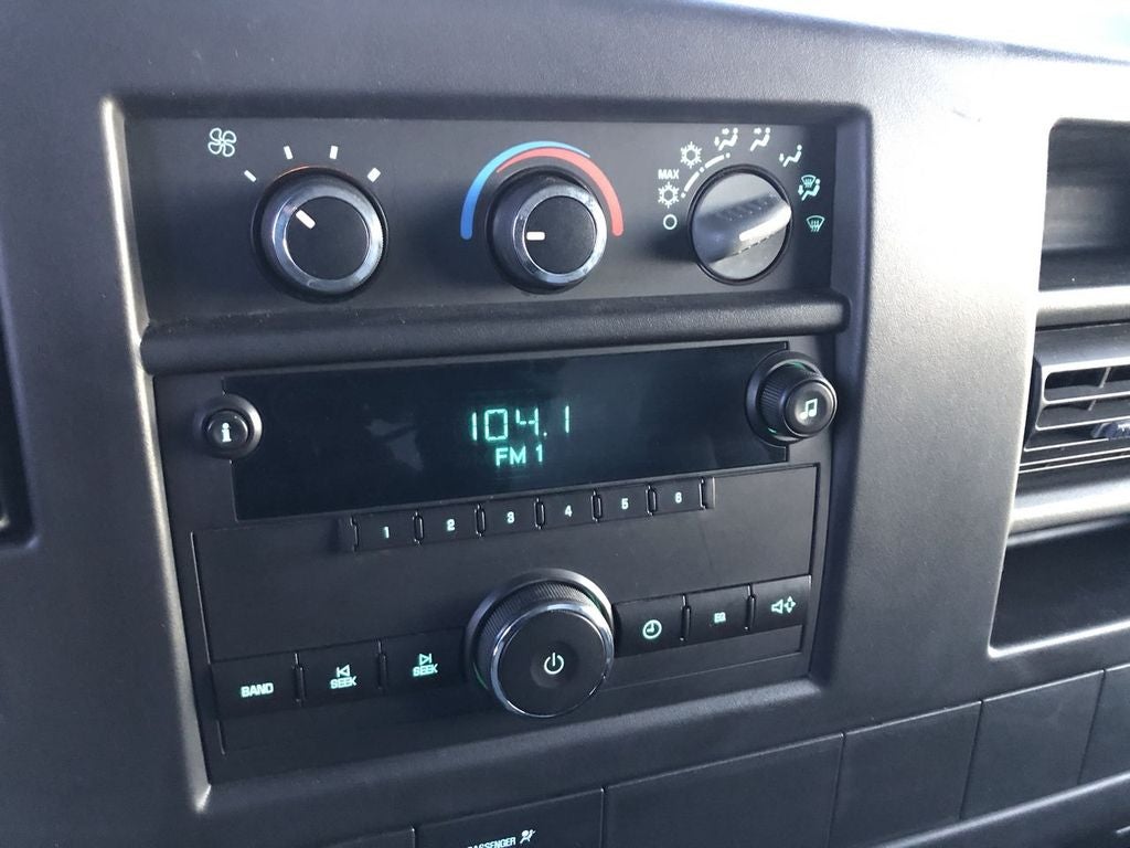 2009 Chevrolet Express Cutaway 3500 3500