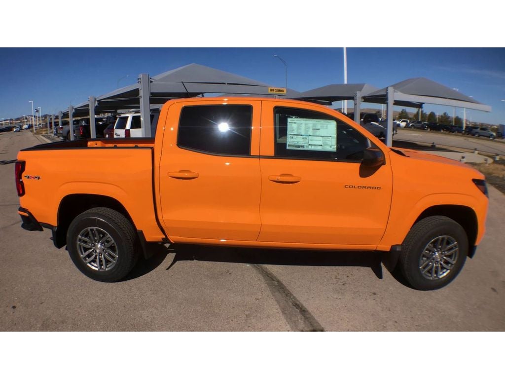 2025 Chevrolet Colorado WT/LT