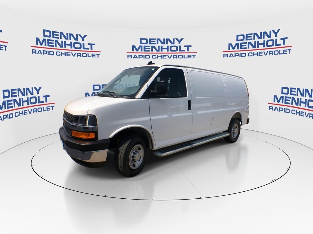 2025 Chevrolet Express Cargo WT