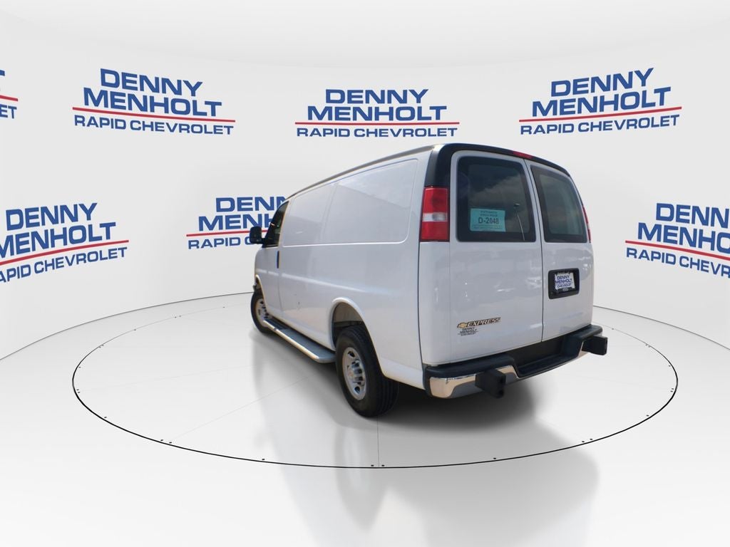 2025 Chevrolet Express Cargo WT