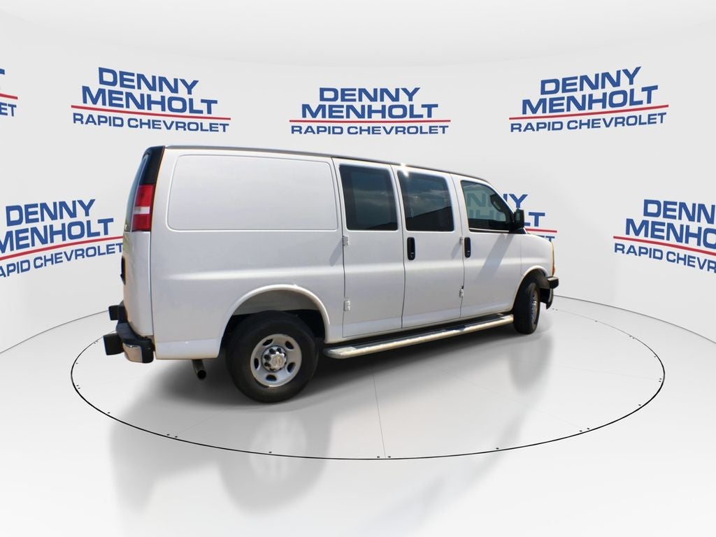 2025 Chevrolet Express Cargo WT