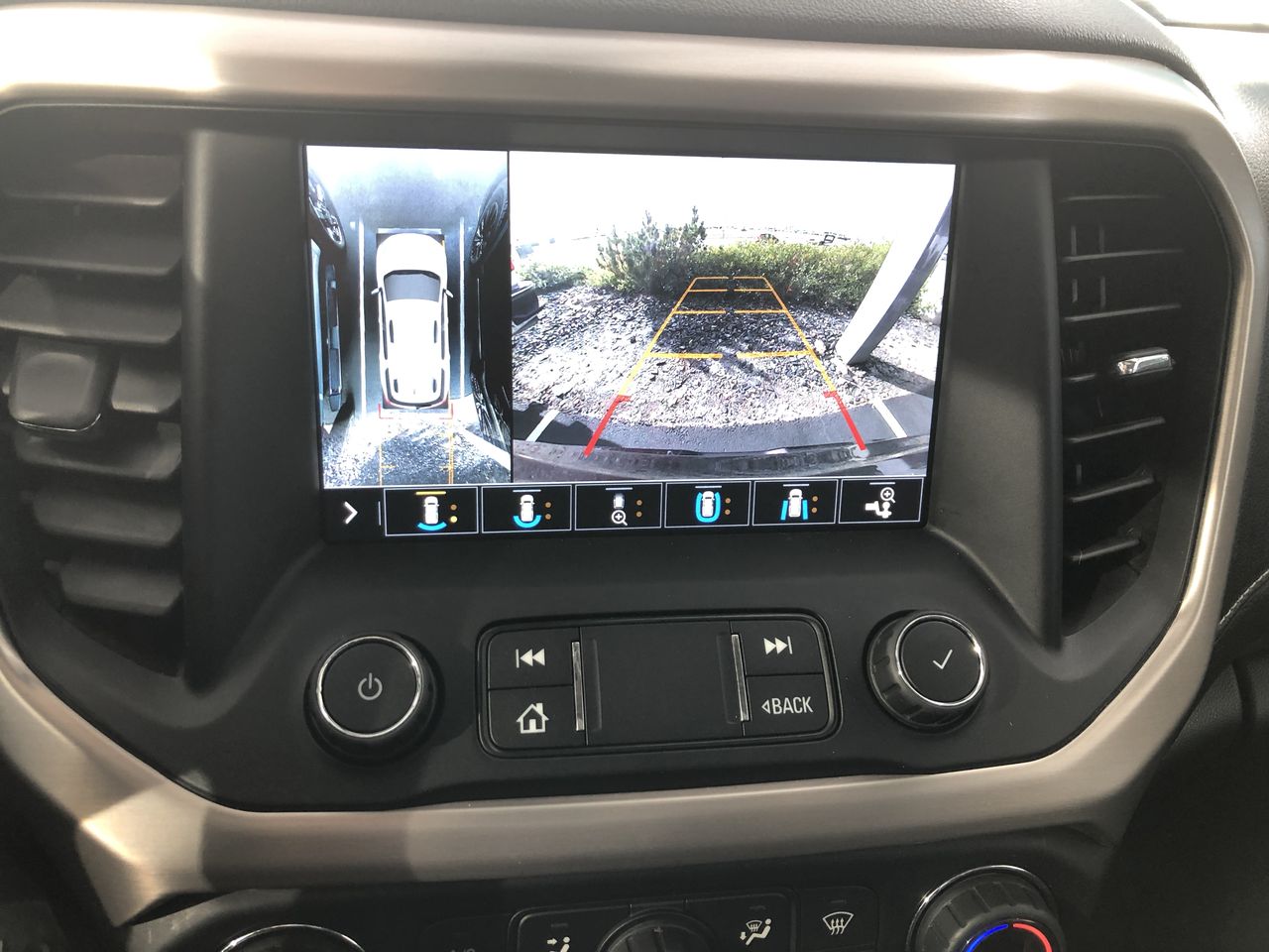 2020 GMC Acadia Denali