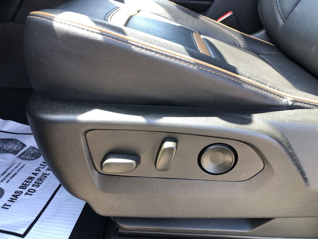2022 GMC Yukon XL AT4