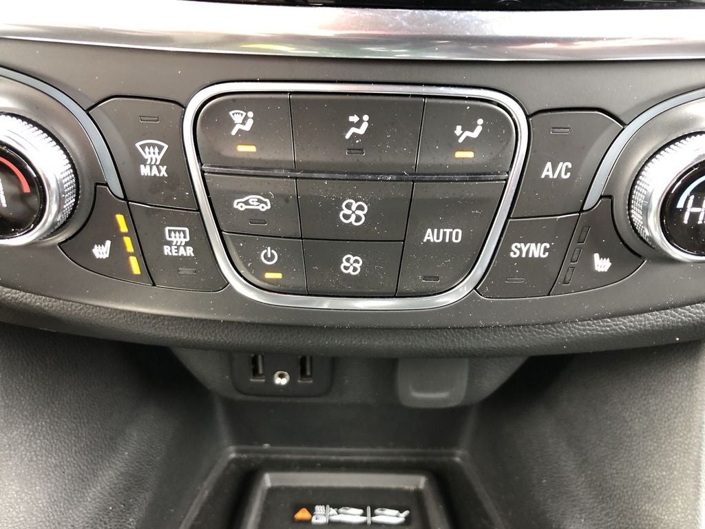 2022 Chevrolet Traverse LT Leather
