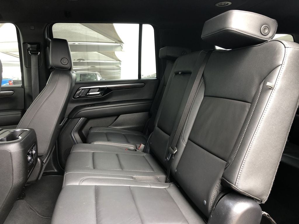 2025 Chevrolet Suburban LT