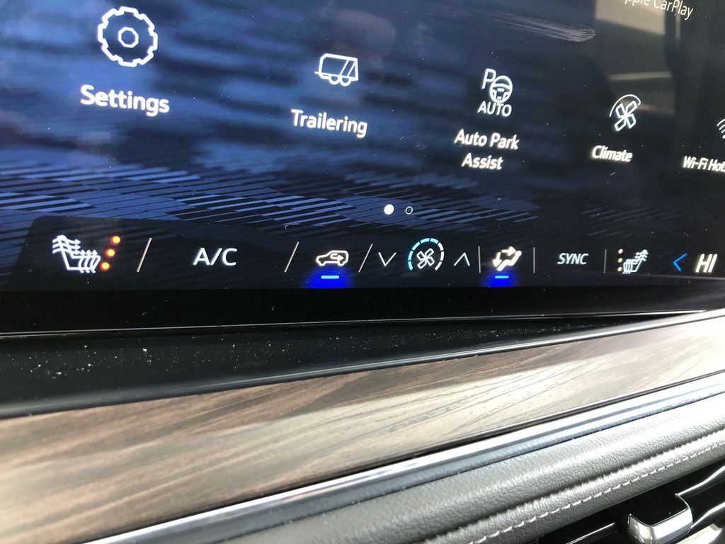 2025 Chevrolet Suburban LT