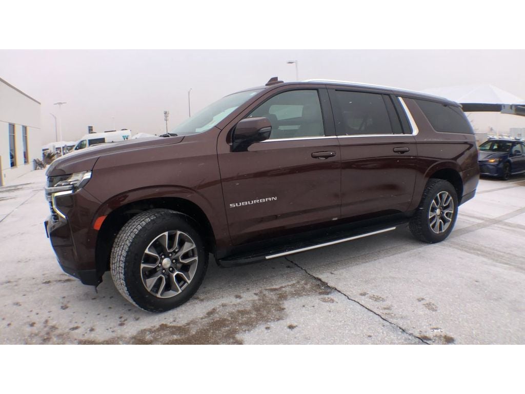 2023 Chevrolet Suburban LT