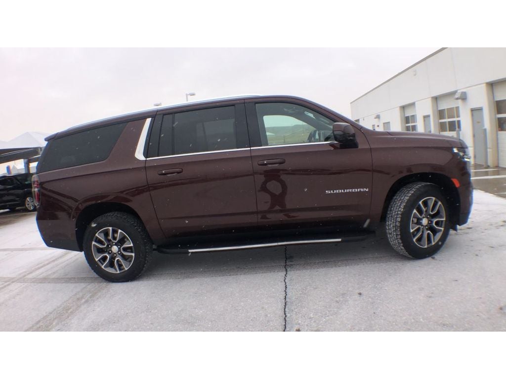 2023 Chevrolet Suburban LT