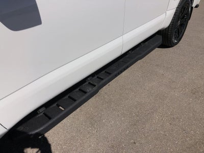 2024 Nissan TITAN Crew Cab SV 4x4