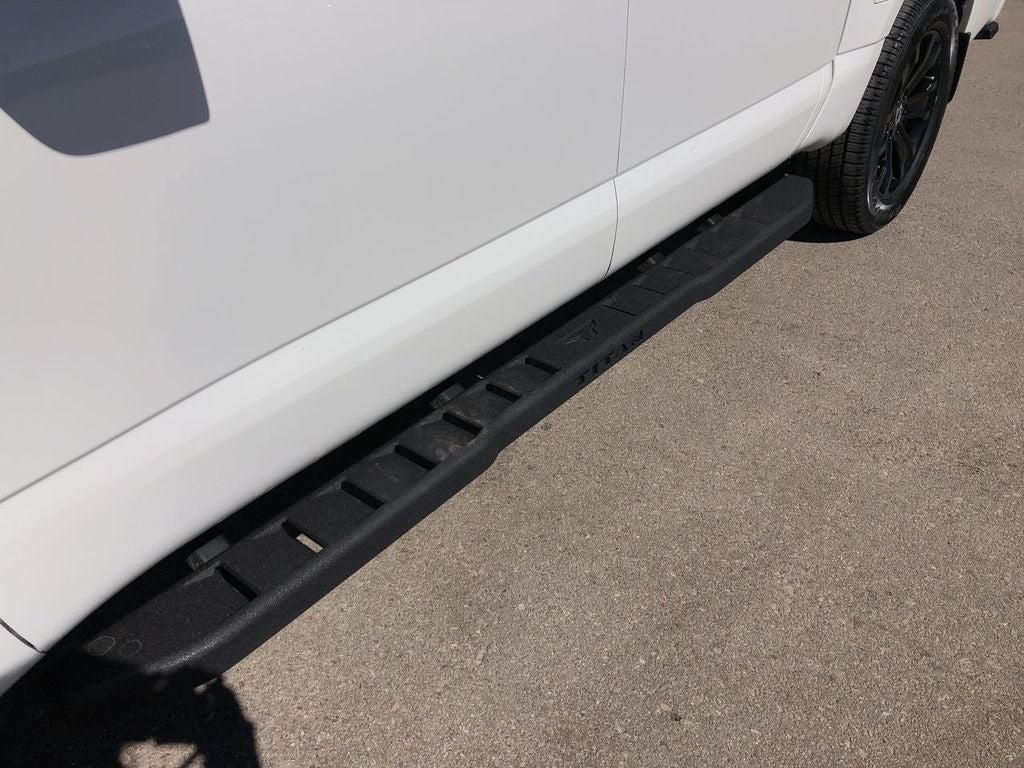 2024 Nissan TITAN Crew Cab SV 4x4