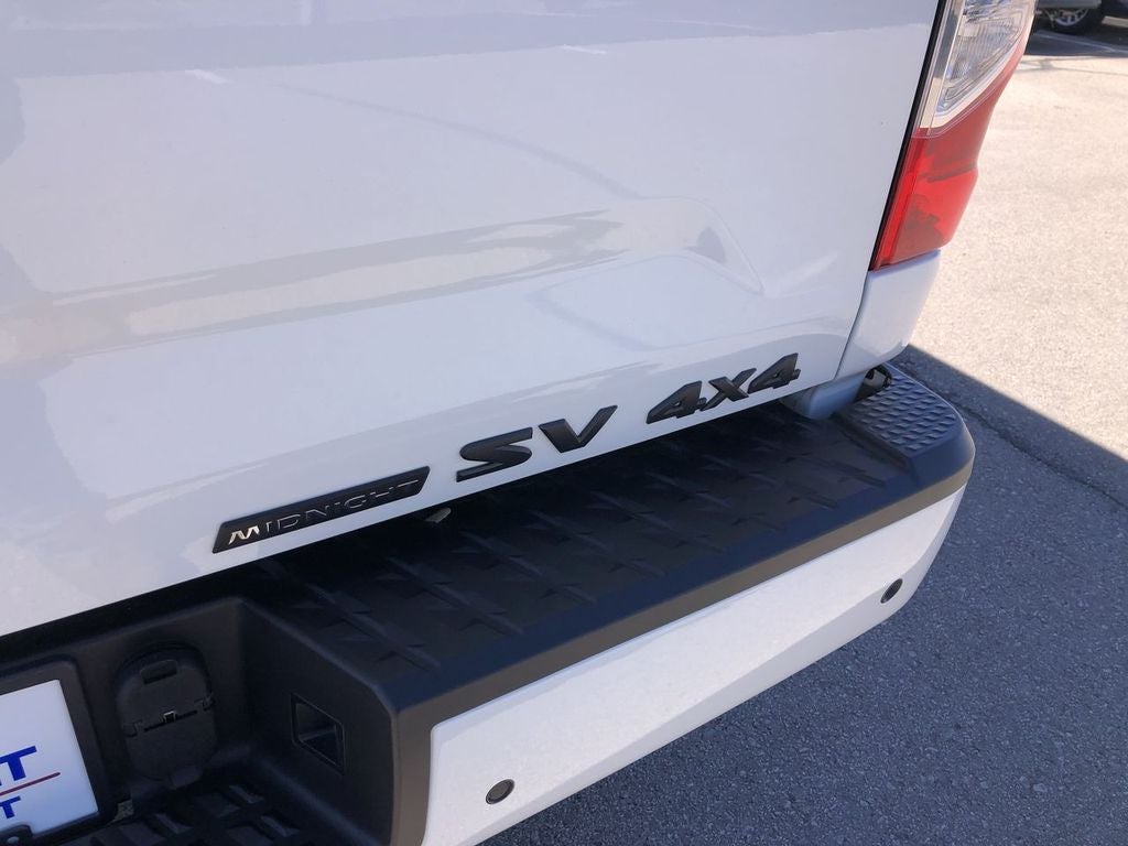 2024 Nissan TITAN Crew Cab SV 4x4
