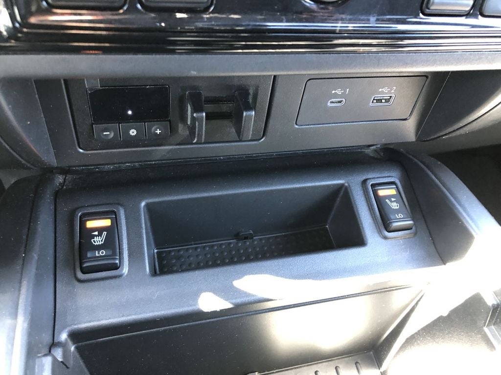 2024 Nissan TITAN Crew Cab SV 4x4