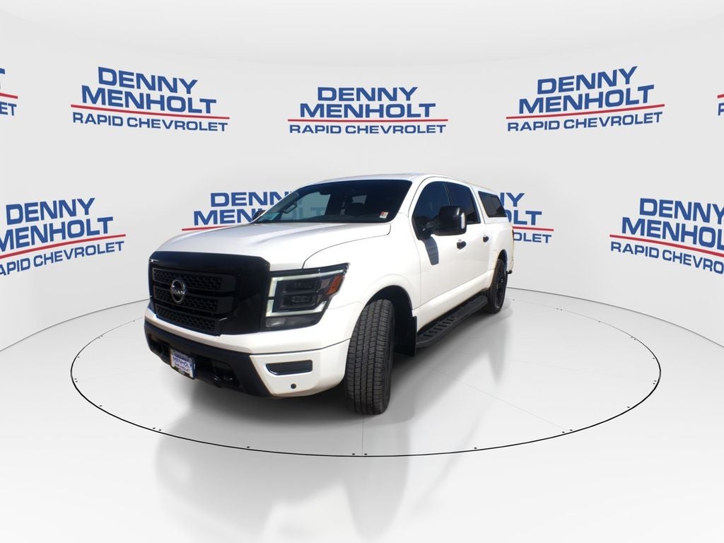 2024 Nissan TITAN Crew Cab SV 4x4