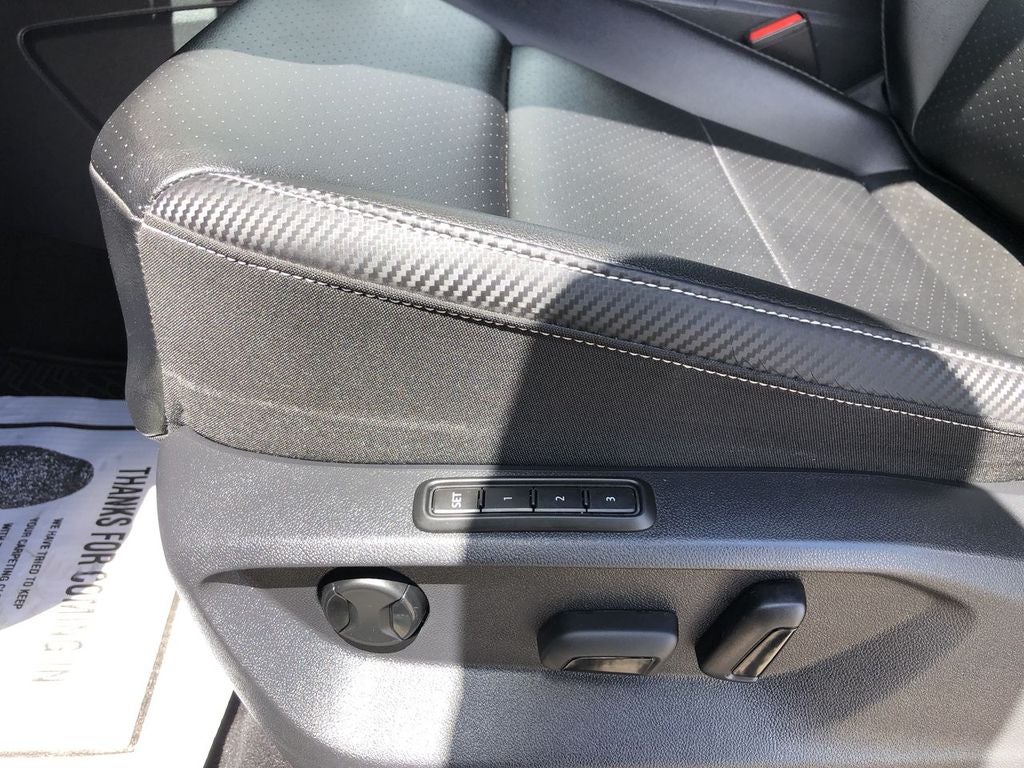 2022 Volkswagen Atlas Cross Sport 3.6L V6 SEL R-Line