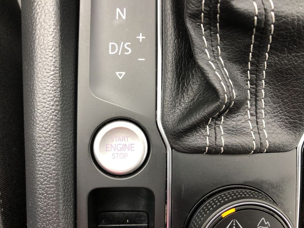 2022 Volkswagen Atlas Cross Sport 3.6L V6 SEL R-Line