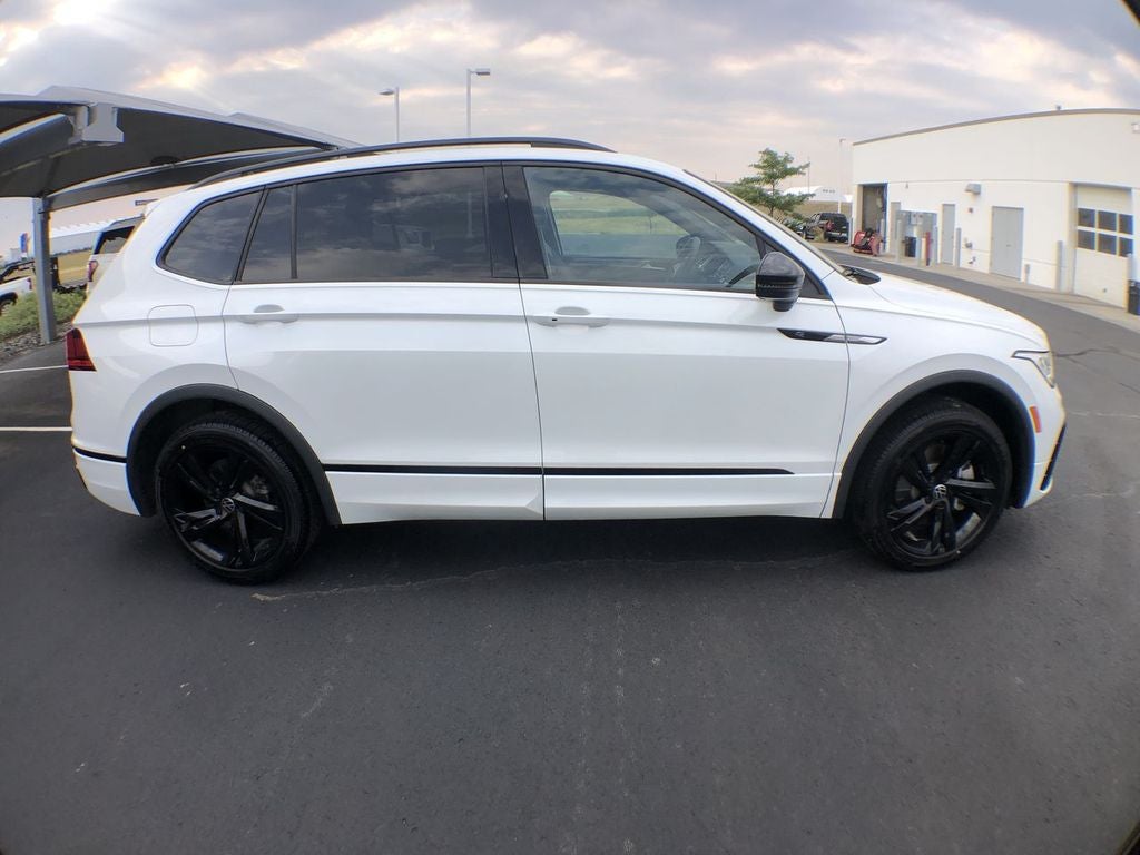 2024 Volkswagen Tiguan 2.0T SE R-Line Black