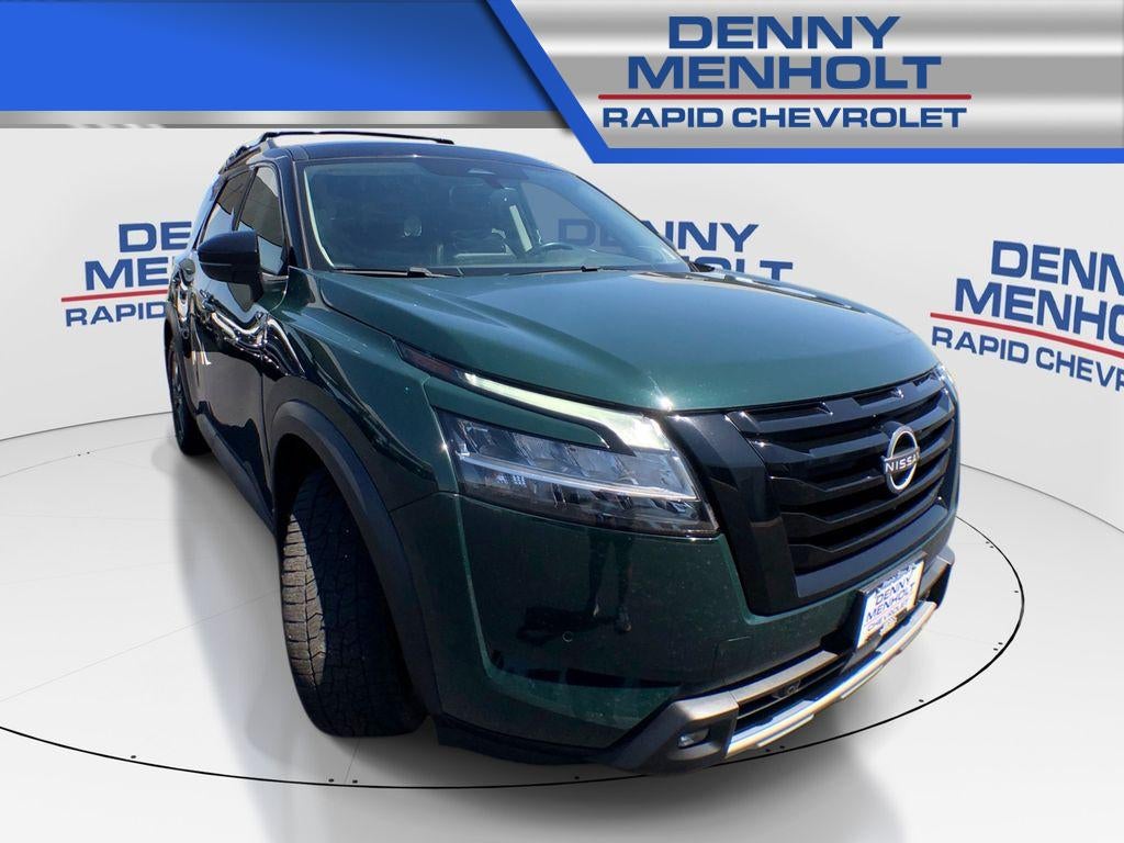 2022 Nissan Pathfinder SL