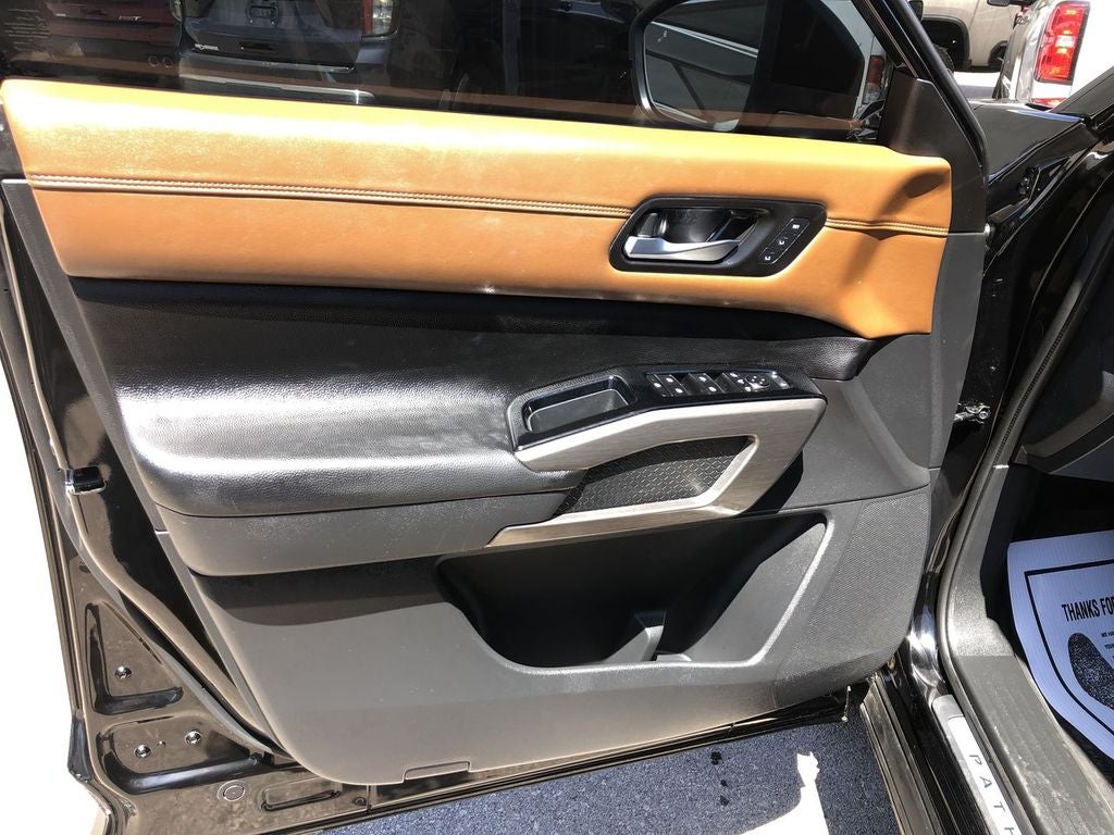 2023 Nissan Pathfinder Platinum 4WD