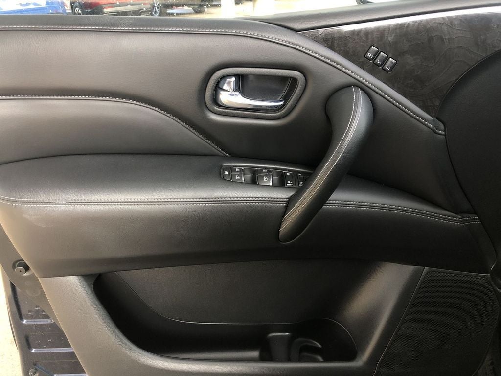 2024 INFINITI QX80 LUXE