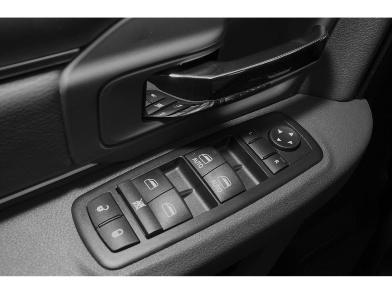 2015 RAM 1500 4WD Quad Cab 6.4 Ft Box SLT