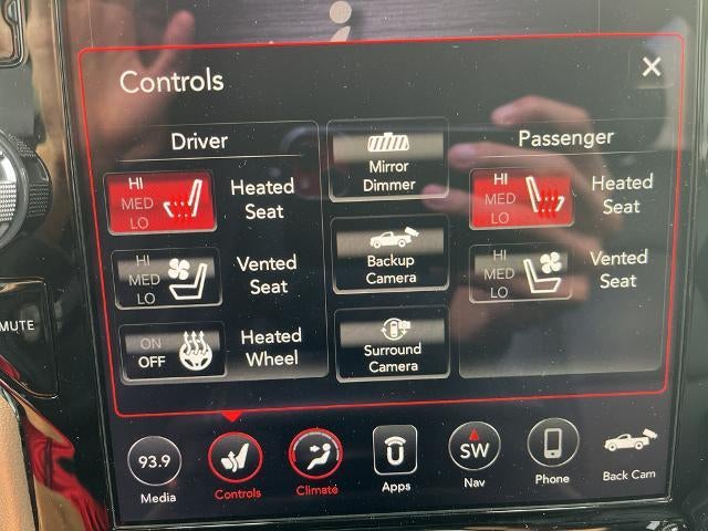 2019 RAM 1500 Laramie 4x4 Crew Cab 5'7" Box