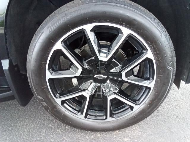 2024 Chevrolet Suburban 4WD RST