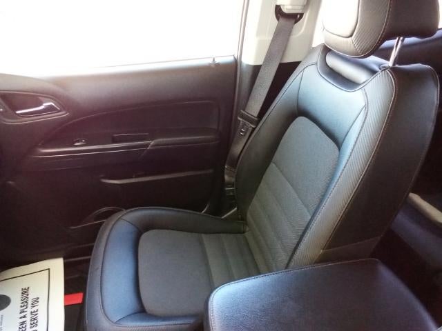 2022 GMC Canyon Crew Cab Short Box 4-Wheel Drive AT4 w/Cloth