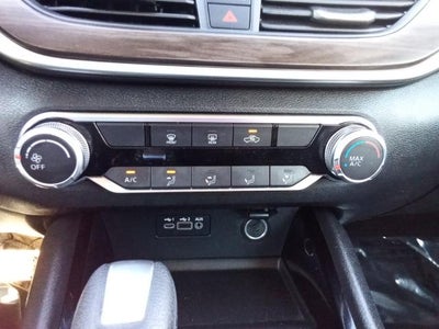 2024 Nissan Altima 2.5 SV Sedan