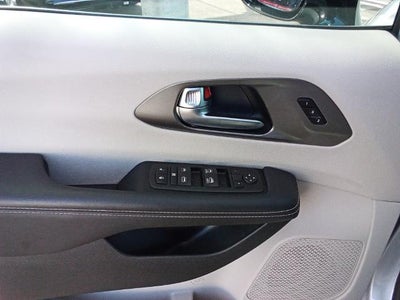 2024 Chrysler Pacifica Touring L FWD