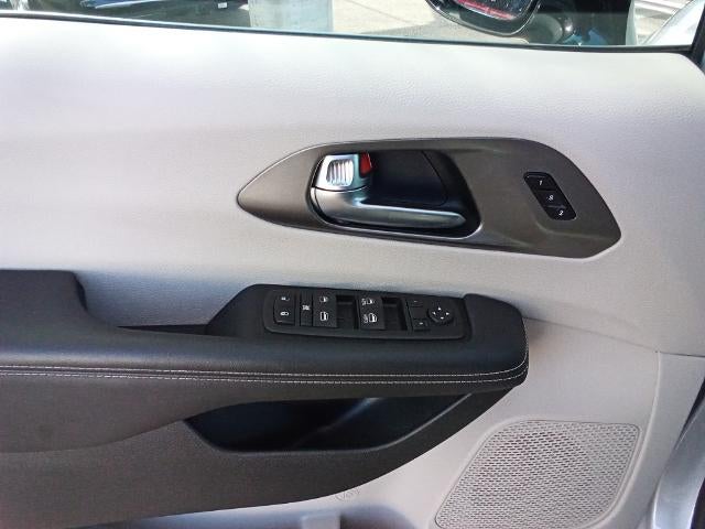 2024 Chrysler Pacifica Touring L FWD