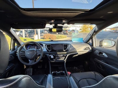2025 Chrysler Pacifica Limited FWD