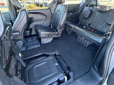 2025 Chrysler Pacifica Limited FWD