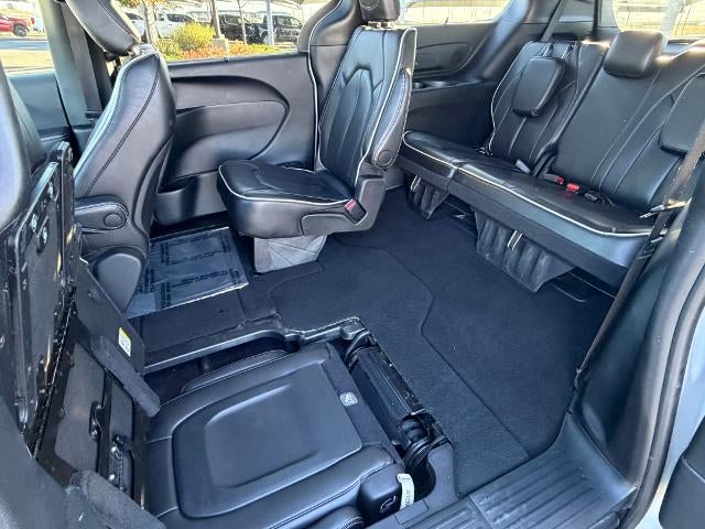2025 Chrysler Pacifica Limited FWD