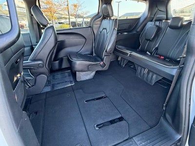 2025 Chrysler Pacifica Limited FWD
