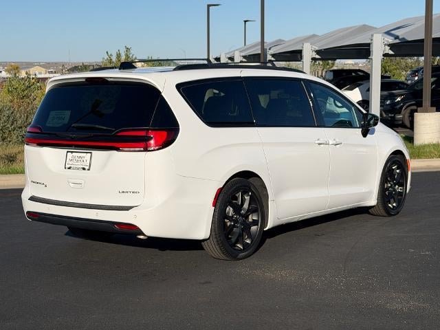 2025 Chrysler Pacifica Limited FWD