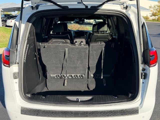 2025 Chrysler Pacifica Limited FWD