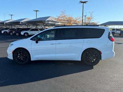 2025 Chrysler Pacifica Limited FWD