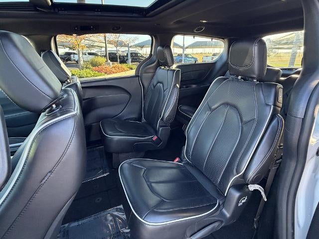 2025 Chrysler Pacifica Limited FWD