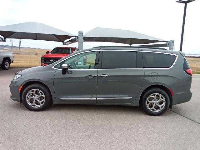 2023 Chrysler Pacifica Limited AWD