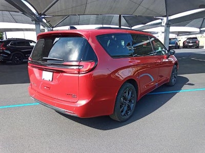 2024 Chrysler Pacifica Limited AWD