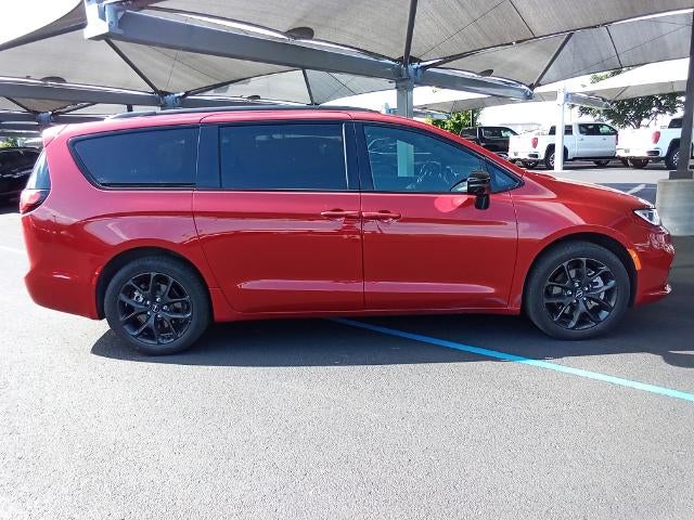 2024 Chrysler Pacifica Limited AWD