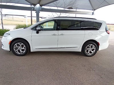 2023 Chrysler Pacifica Limited AWD