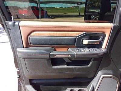 2024 RAM 3500 Longhorn 4x4 Crew Cab 8' Box