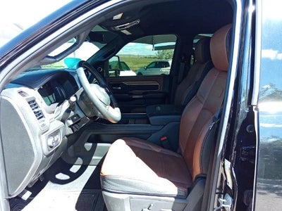 2024 RAM 3500 Longhorn 4x4 Crew Cab 8' Box