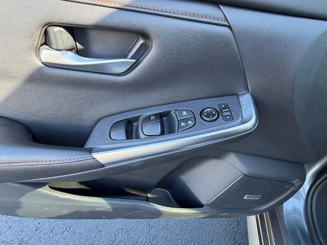 2025 Nissan Sentra SR CVT